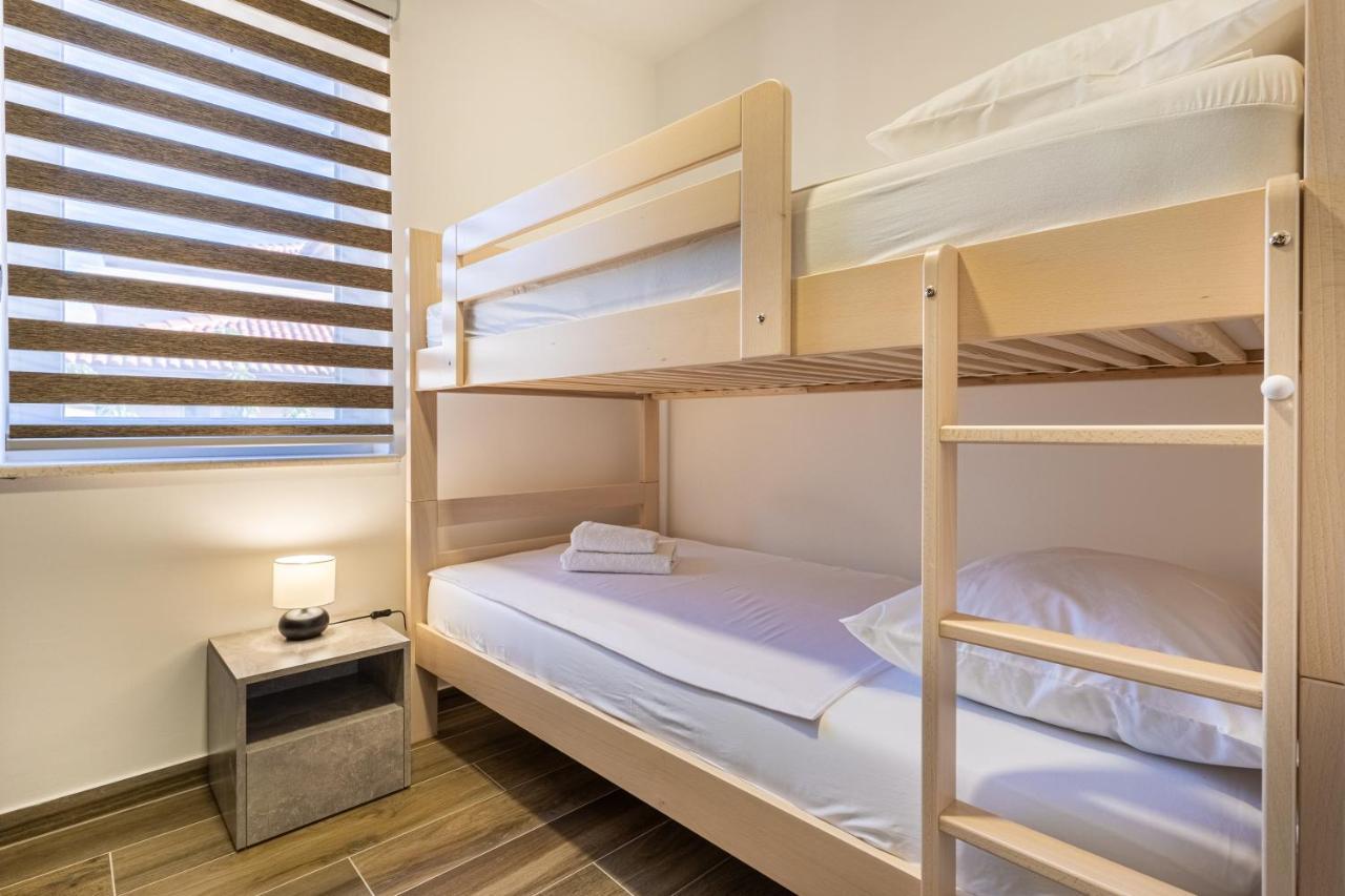 Apartman Vischetti Cres Exteriör bild